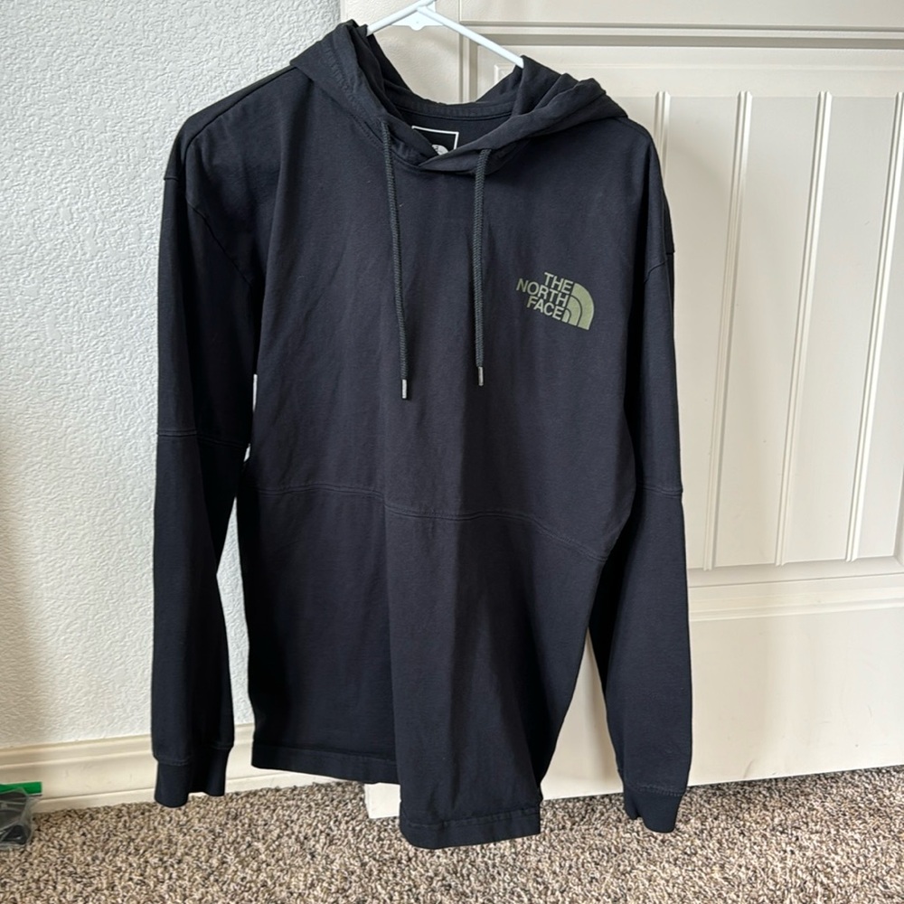 Men's Northface sweatshirt